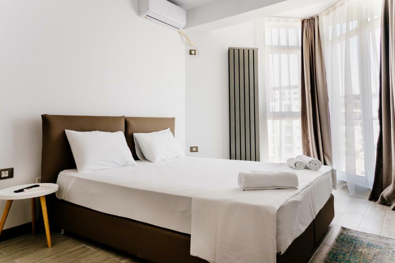 Alezzi Beach Resort นาโวดาริ ภายนอก รูปภาพ
