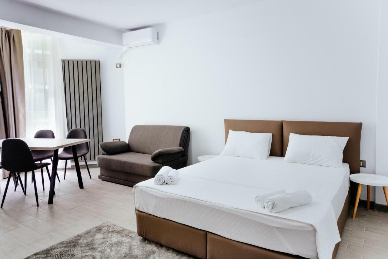Alezzi Beach Resort นาโวดาริ ภายนอก รูปภาพ