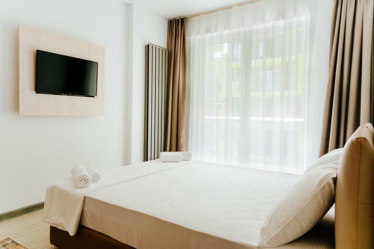 Alezzi Beach Resort นาโวดาริ ภายนอก รูปภาพ