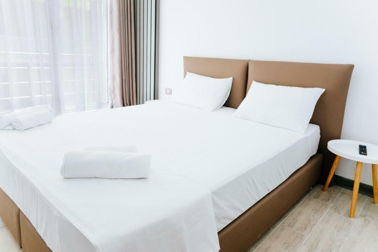 Alezzi Beach Resort นาโวดาริ ภายนอก รูปภาพ
