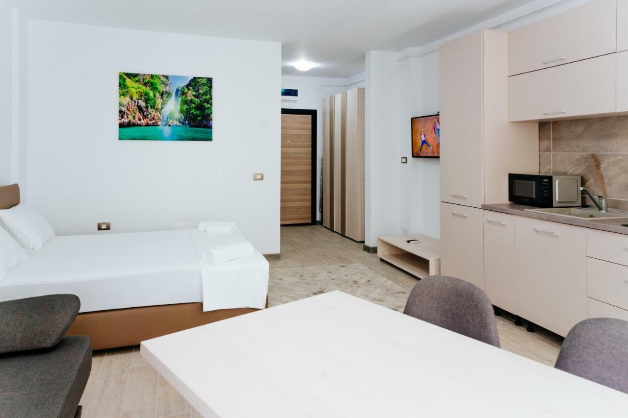 Alezzi Beach Resort นาโวดาริ ภายนอก รูปภาพ