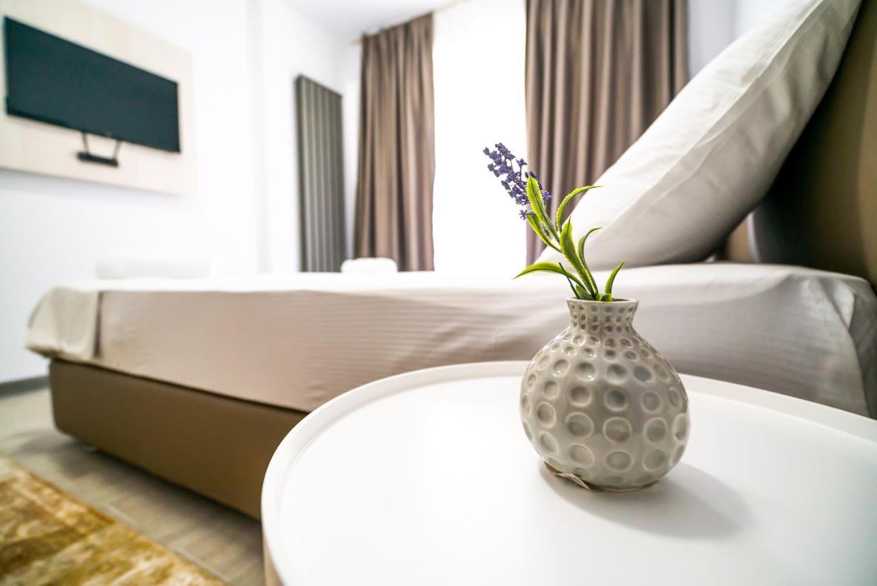 Alezzi Beach Resort นาโวดาริ ภายนอก รูปภาพ